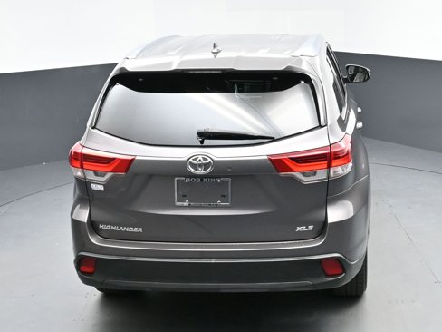 Used 2019 Toyota Highlander XLE image 7