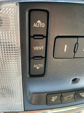 Used 2017 Jeep Grand Cherokee Limited image 24