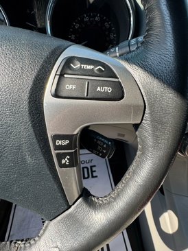 Used 2011 Toyota Highlander Limited w/ Tow Pkg image 38