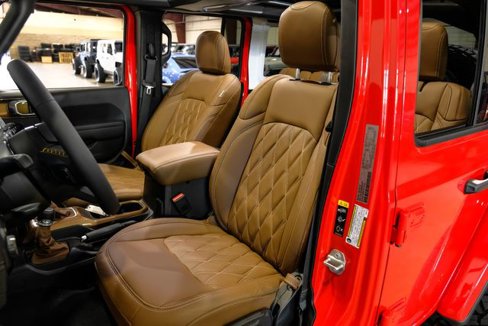 Used 2024 Jeep Wrangler Unlimited Rubicon w/ Technology Group image 16