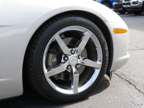 Used 2005 Chevrolet Corvette Coupe w/ Preferred Equipment Group image 10