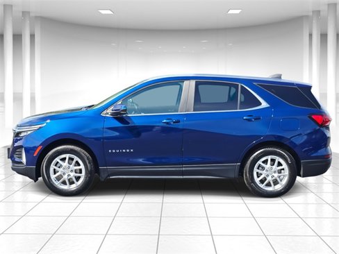 Used 2022 Chevrolet Equinox LT image 2