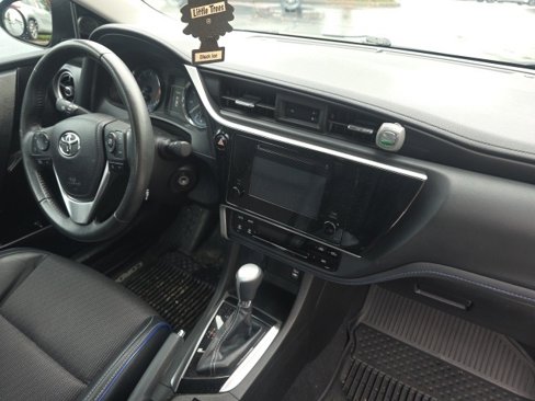 Used 2019 Toyota Corolla XSE image 9
