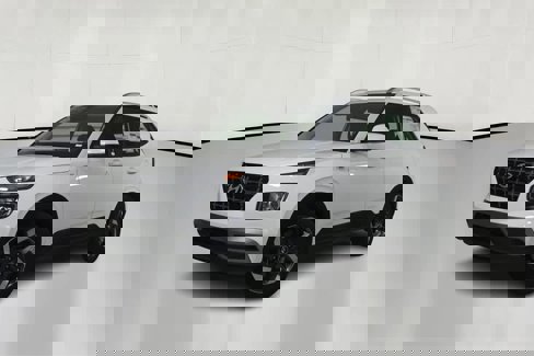 New 2025 Hyundai Venue SEL image 3