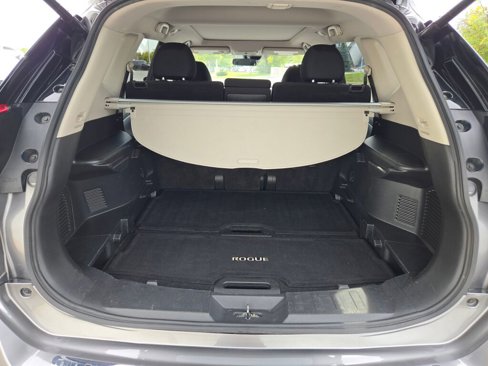 Used 2019 Nissan Rogue SV w/ Sun & Sound Touring Package image 12