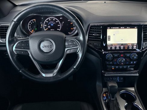 Used 2020 Jeep Grand Cherokee Altitude image 11
