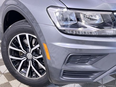 Used 2021 Volkswagen Tiguan SE image 10