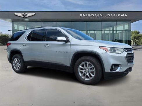 Used 2021 Chevrolet Traverse LT image 2