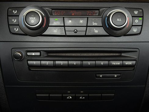 Used 2012 BMW 135i Convertible image 25