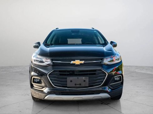 Used 2019 Chevrolet Trax LT w/ LT Convenience Package image 2