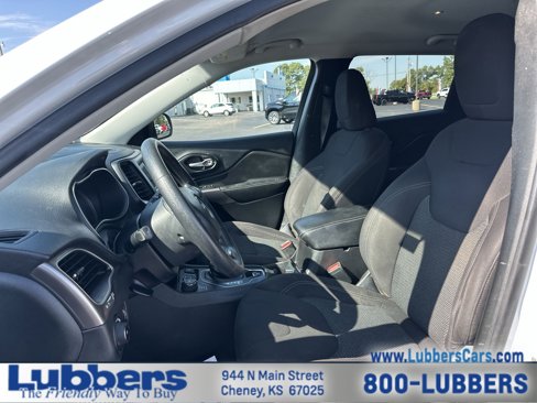 Used 2019 Jeep Cherokee Latitude w/ Popular Appearance Group image 10