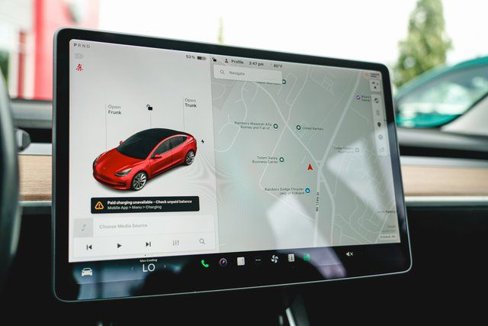 Used 2018 Tesla Model 3 Long Range image 26