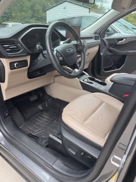 Used 2021 Ford Escape Titanium image 9