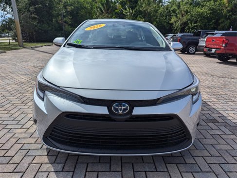 Used 2025 Toyota Corolla LE image 2