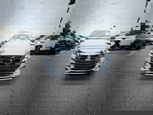 New 2025 Nissan Versa SV w/ Trunk Package image 3