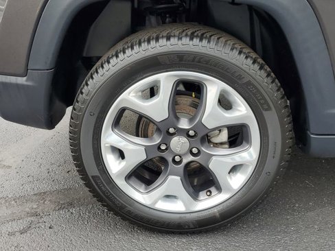 Used 2018 Jeep Compass Limited image 5