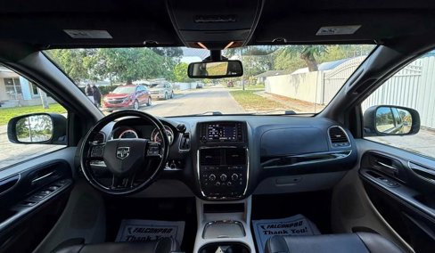 Used 2020 Dodge Grand Caravan SXT image 18