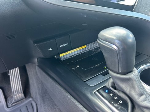 Used 2020 Toyota Camry XSE image 29