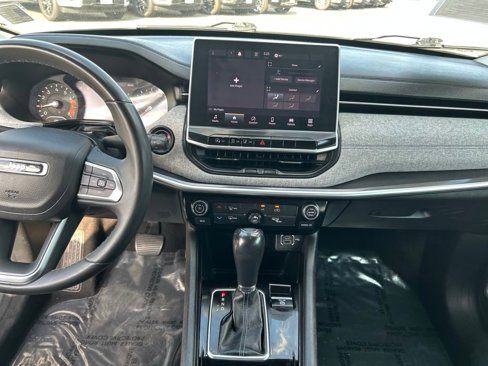Used 2022 Jeep Compass Latitude image 19