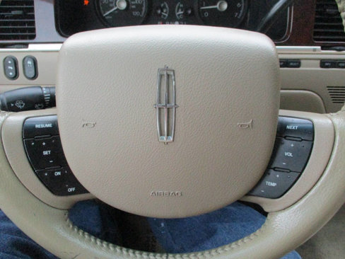 Used 2006 Lincoln Town Car Signature image 28