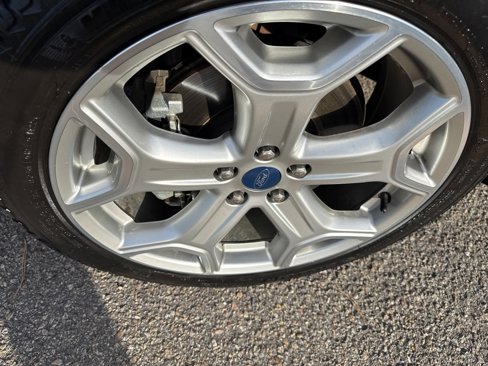 Used 2019 Ford Escape Titanium image 2