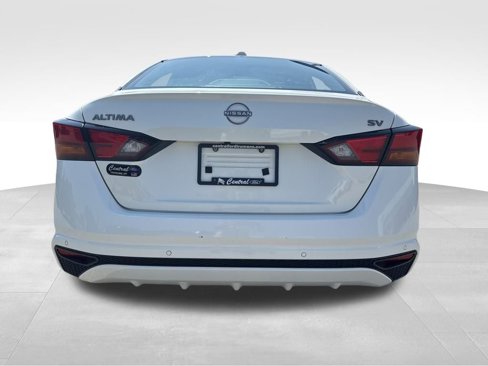 Used 2023 Nissan Altima 2.5 SV image 4