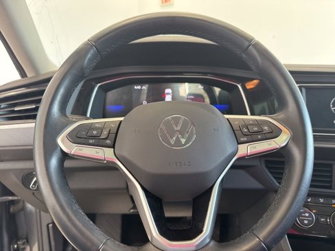 Used 2023 Volkswagen Jetta SE w/ Panoramic Sunroof Package image 23
