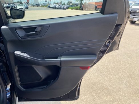 Used 2022 Ford Escape SE w/ SE Sport Appearance Package image 15