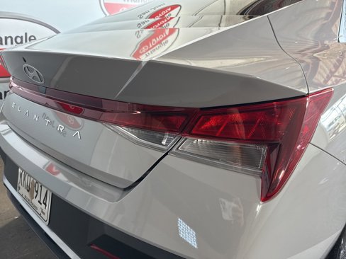 Used 2025 Hyundai Elantra SE image 16