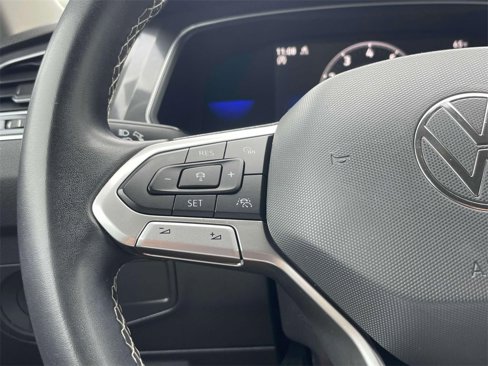 Certified 2022 Volkswagen Tiguan SE image 21