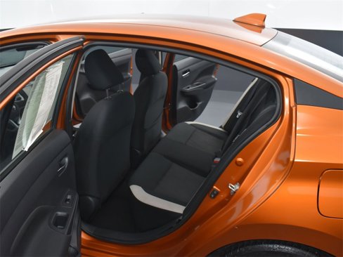 Used 2021 Nissan Versa SV image 10