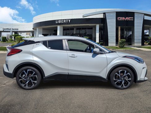 Used 2021 Toyota C-HR XLE image 2