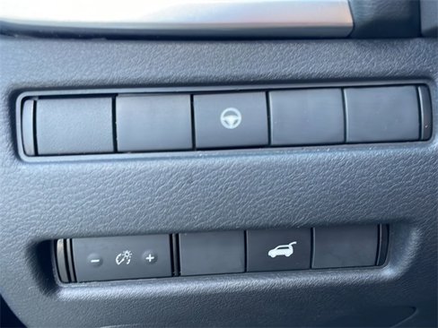 Used 2023 Nissan Rogue SL w/ SL Premium Package image 18