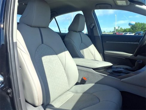 Used 2021 Toyota Camry XSE image 10