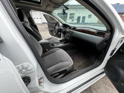 Used 2016 Chevrolet Impala LT w/ LT Sunroof Package image 8