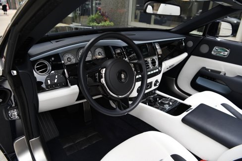 Used 2020 Rolls-Royce Dawn image 12