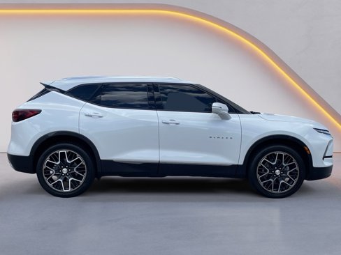 Used 2023 Chevrolet Blazer Premier w/ Driver Confidence II Package image 8