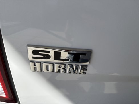 Used 2022 RAM 1500 Classic SLT image 9