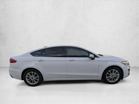 Used 2020 Ford Fusion SE image 4