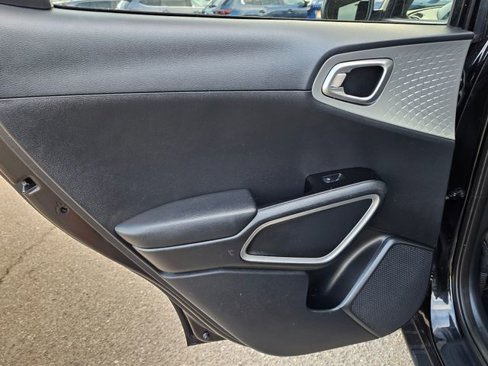 Used 2023 Kia Soul S image 17