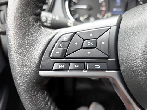 Used 2019 Nissan Rogue SL w/ Premium Package image 13