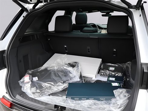 New 2025 Land Rover Discovery Sport Dynamic SE image 21