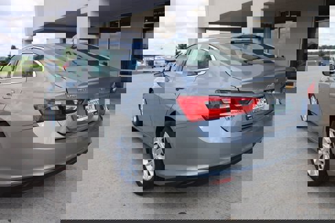 Used 2023 Chevrolet Malibu LT image 9