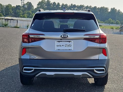 Certified 2021 Kia Seltos EX image 6