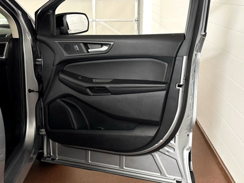 Used 2022 Ford Edge SE image 36