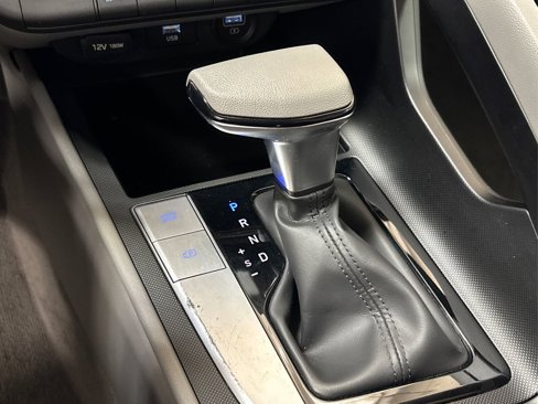 Used 2023 Hyundai Elantra SEL image 33