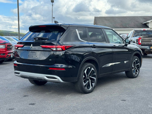 Used 2024 Mitsubishi Outlander AWD image 5