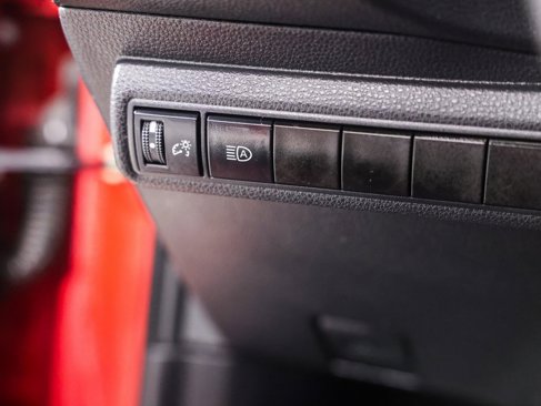 Used 2021 Toyota Corolla LE image 32