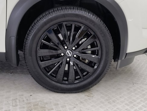 Used 2022 Nissan Pathfinder Platinum w/ Cargo Package image 4