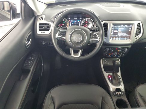 Used 2018 Jeep Compass Latitude w/ Popular Equipment Group image 14